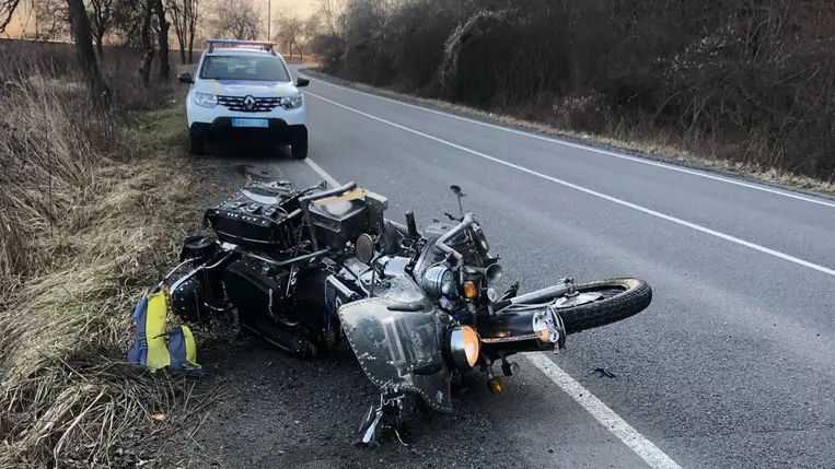 A perecsenyi rendőrök vizsgálják egy halálos baleset körülményeit – életét vesztette egy motoros. Fotó: Nemzeti Rendőrség