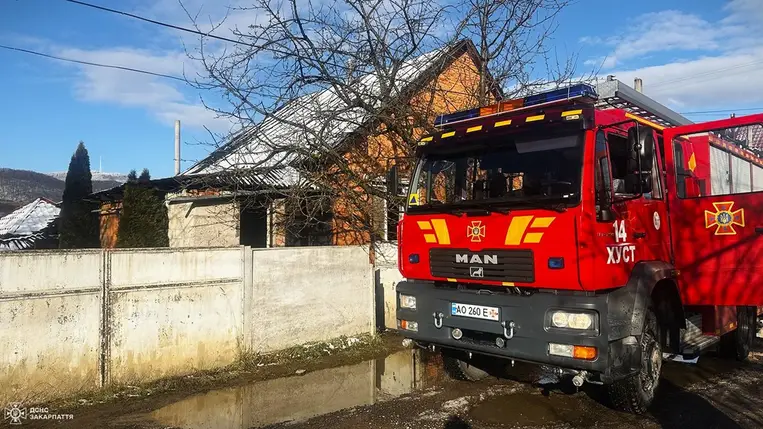 Halálos tűzeset Huszton (Kárpátalja). Fotó: Rendkívüli Helyzetek Állami Szolgálata (DSZNSZ) 