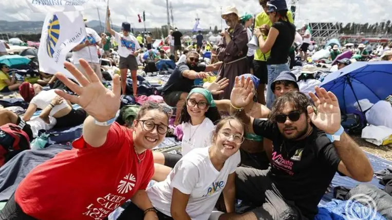 Hívek a katolikus Jubileumi Ifjúsági Találkozón a Róma délkeleti peremén levő Tor Vergata mezején 2025. augusztus 2-én. MTI/EPA/ANSA/Angelo Carconi