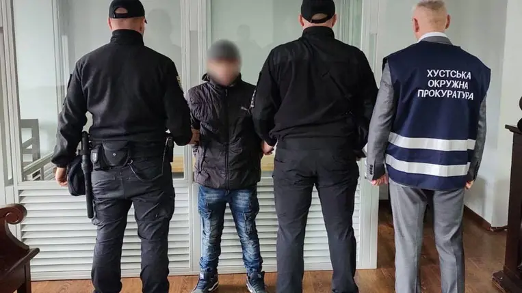 Huszt járásban elfogták az embercsempészt, aki négy férfit próbált átszöktetni Romániába. Fotó: Ukrán Nemzeti Rendőrség