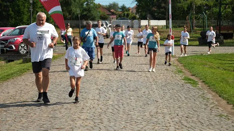 Jótékonysági akció a nagydobronyi gyermekotthon megsegítésére - 30 év – 30 óra futás a gyermekekért