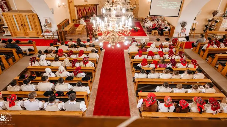 Jubileumi gyermeknap a Gyimesekben. Fotó: Erdélyi Hagyományok Háza