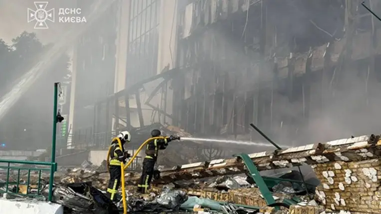 A június 10-i Kijev elleni orosz dróntámadás következménye. Fotó: DSZNSZ