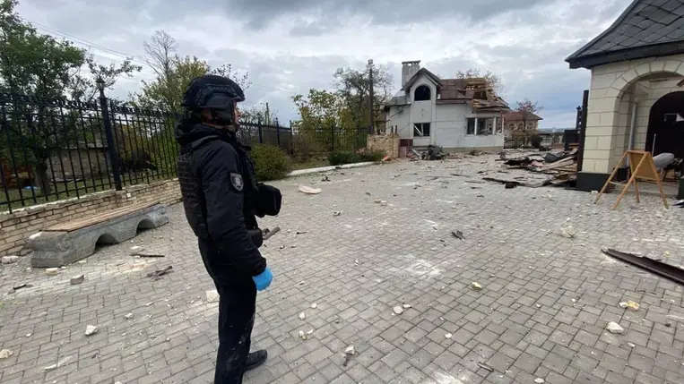 Ketten meghaltak és négyen megsebesültek egy ukrán templomot ért bombázásban