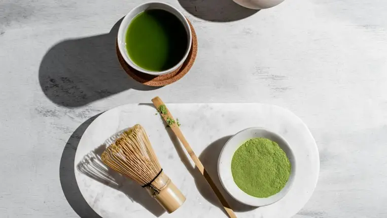 Tényleg egészségesebb a matcha, mint a zöld tea? Íme, amit a szakértők mondanak 