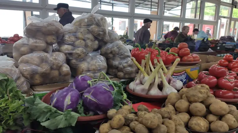 Kárpátalja / Ukrajna / újburgonya / Zöldségtermesztés / Zöldségellátás / Fóliás zöldségtermesztés / szabadföldi zöldségtermesztés / kárpátaljai gazdák / Kárpátalja hírek / újkrumpli