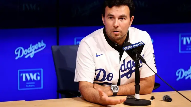 Máris kapott egy szörnyű hírt a Forma-1-be visszatérő Sergio Pérez