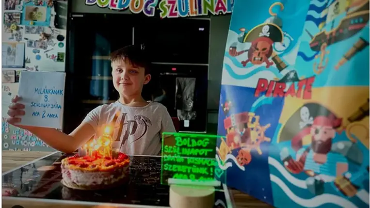 Sváby András legkisebb fia 8 éves lett