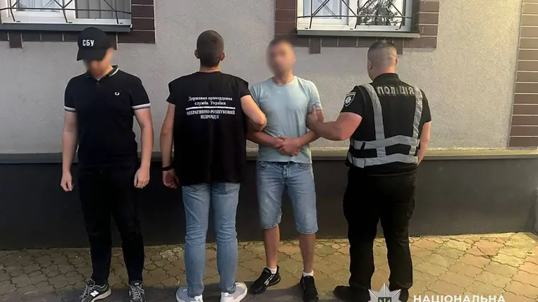 Mozdonnyal vitte a katonaköteles férfiakat a határhoz – a beregszászi rendőrök elfogták a vasutast. Fotó: Ukrán Nemzeti Rendőrség