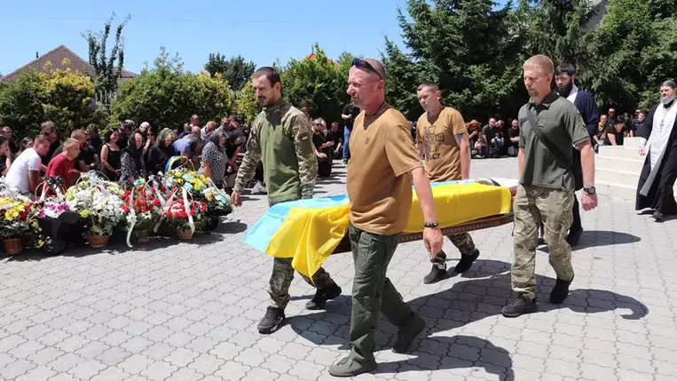 Munkácson eltemették Ivan Lesanics katonát. Fotó: Munkácsi Városi Tanács