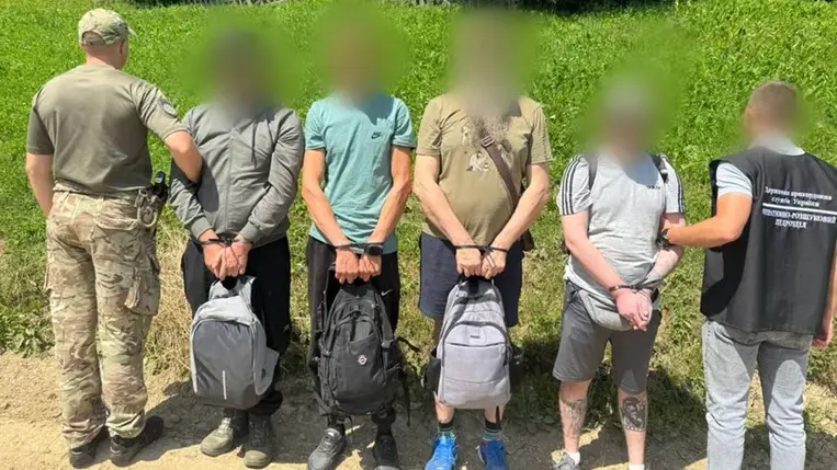 Négy határsértőt és embercsempészeket tartóztatták le Kárpátalján