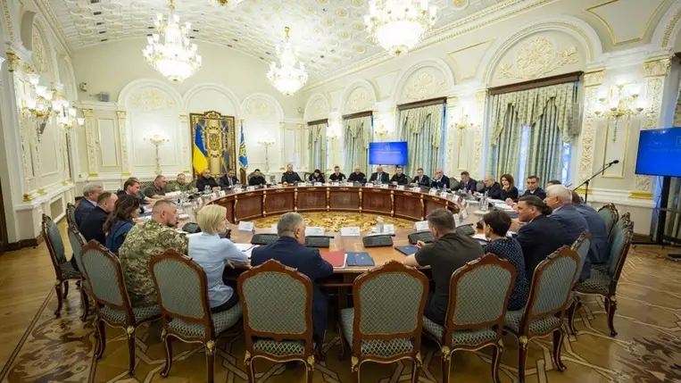 A Nemzetbiztonsági és Védelmi Tanács moratóriumot rendelt el a vállalkozások ellenőrzését illetően