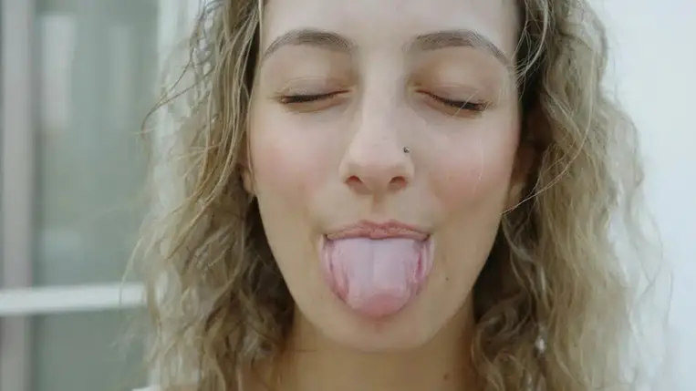 Fehér, sárga, térképes? Ezt árulja el a nyelved az egészségedről 