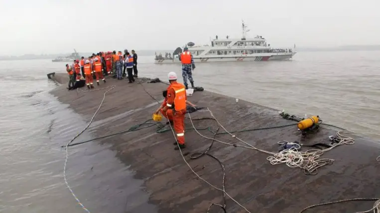 Összeütközött két hajó az Északi-tengeren több ezer liter olaj ömlött a vízbe. Illusztráció. Fotó: Internet