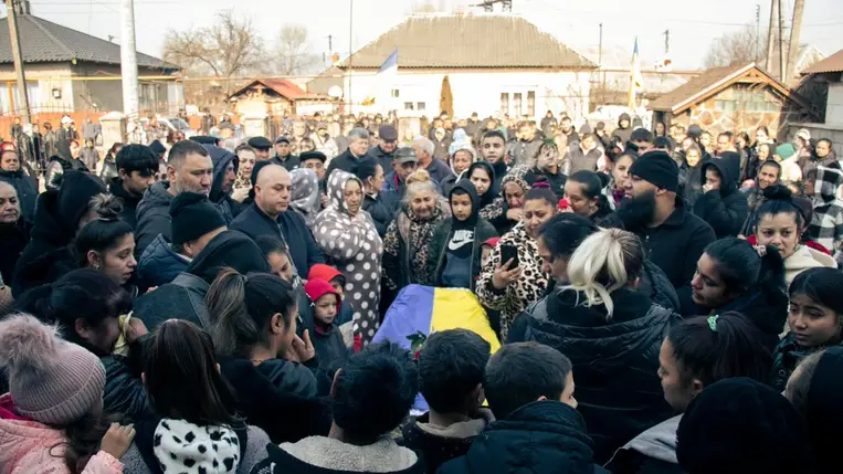 A 32 éves Pap Zoltán elesett katona temetése Munkácson. Fotó: Munkácsi Városi Tanács