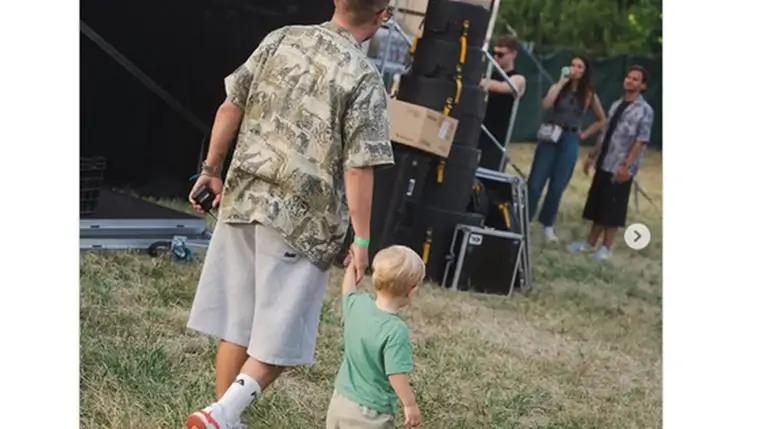 Puskás Peti és Dallos Bogi kisfia a koncert sztárja volt