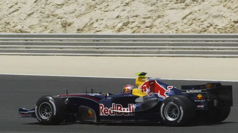 A Forma-1-es pilóta szerint a Ferrari legendája miatt rúgták őt ki a Red Bulltól