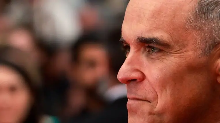 Robbie Williams brit énekes a Killers Of The Flower Moon (Megfojtott virágok) című film bemutatóján a 76. Cannes-i Nemzetközi Filmfesztiválon 2023. május 20-án (Fotó: MTI/EPA/Guillaume Horcajuelo)