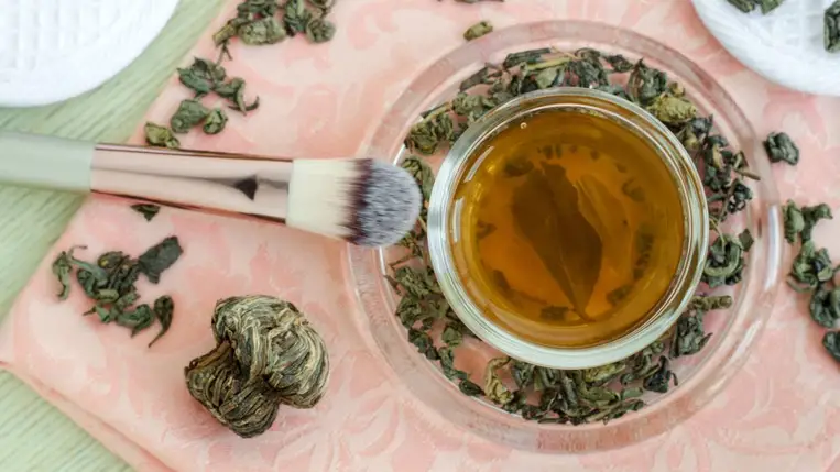 Serkenti a haj növekedését, finomítja a ráncokat