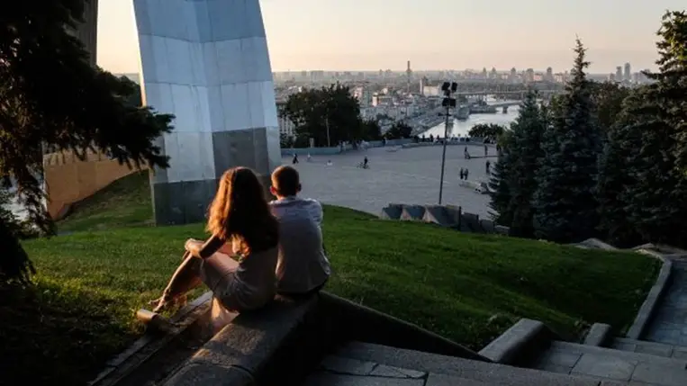 Súlyos demográfiai válság Ukrajnában: több mint 2 millióval csökkent a fiatalok száma