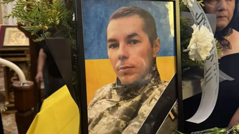 Sztrabicsovóban eltemették a 32 éves Jurij Szirokát, aki 2024 februárjában esett el Bahmutnál.. Fotó: Gorondi Községi Tanács