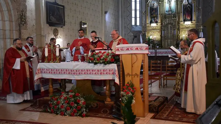 Templombúcsú Beregszászon - A kereszt, megváltásunk jelképe. Fotó: Kárpátinfó/ Kovács Elemér