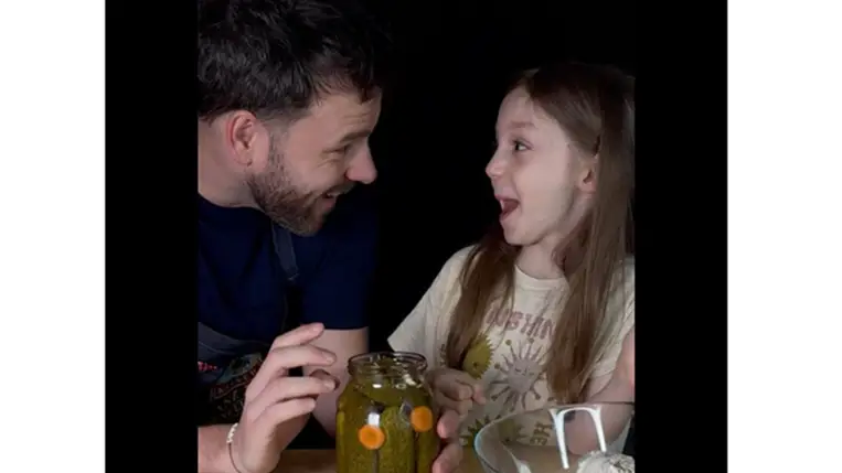 Az RTL Reggeli műsorvezetője és lánya