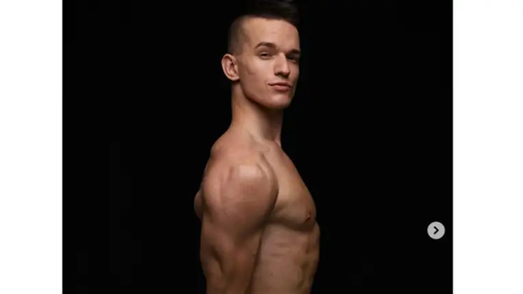 Több mint testőr: Détár Enikő és Rékasi Károly 23 éves fia ezt a hírességet is védte