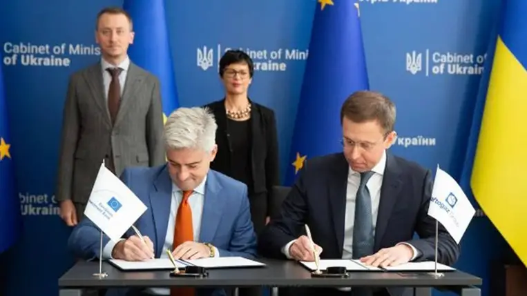 Ukrajna 300 millió euró bankhitelt kap a téli fűtéshez szükséges gáz vásárlására