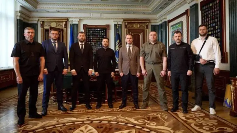 Zelenszkij a keddi tüntetéshullám után összehívta a rendvédelmi és korrupcióellenes szervek vezetőit