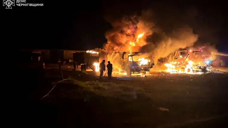 Újabb orosz pusztító drón- és légtámadás érte Ukrajnát. AFP/Ukrainian Emergency Service/Handout