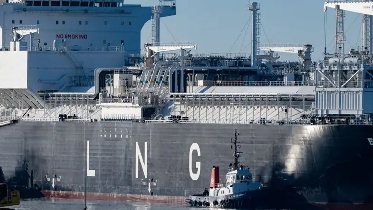 Német állami cég veszi a sok orosz LNG-t Franciaországnak / Fotó: AFP