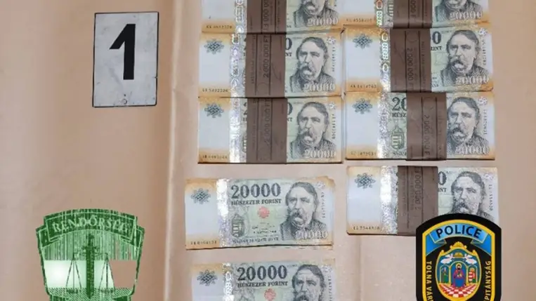 Ukrán telefonos csalókat tartóztattak le, több tízmillió forintot vittek el két áldozattól. Fotó: Police.hu.