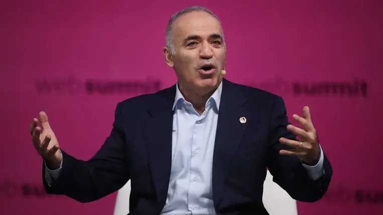 Az orosz sakkvilágbajnok szerint a Nyugat gyávasága és gyengesége miatt tört ki a háború Ukrajnában. Fotó:MTI/EPA/LUSA/Mario Cruz 