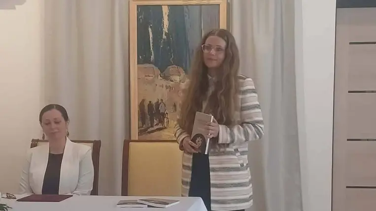 Beregszászon bemutatták Kész Réka könyvét a salánki viaszos hímesekről - A hagyomány élő öröksége 