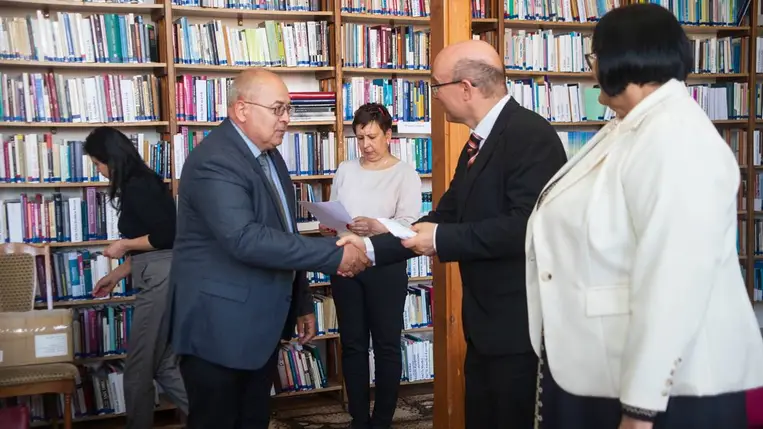 Átadták az első pedagógusigazolványokat Kárpátalján - Határokon átívelő megbecsülés  