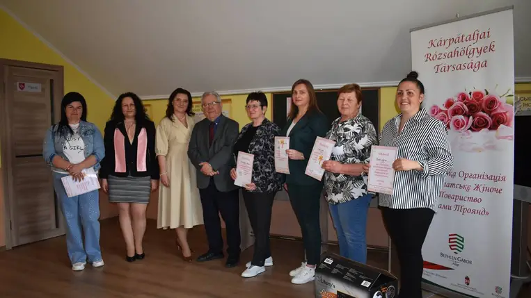 Kárpátaljai Rózsahölgyek Társasága: Híd a generációk között - Amikor a közös sütés valóban összeköt. Fotók: Hegedűs Csilla