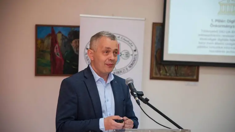 Sajtótájékoztató a beregszászi Rákóczi Egyetemen - Digitális megújulás. Fotó: kme.org.ua