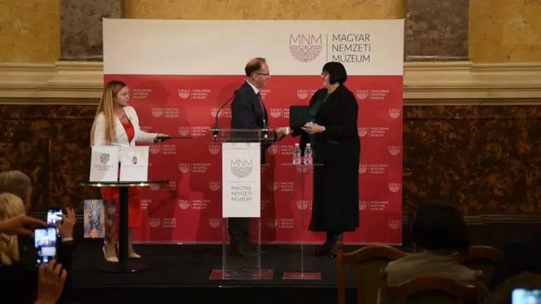 Vasvári-díjat kapott Orosz Ildikó, a Rákóczi Egyetem és a KMPSZ elnöke - Eszköznek lenni mások javára