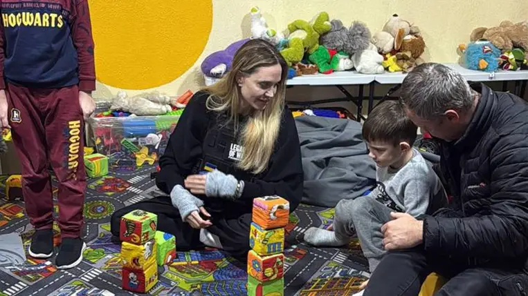 Angelina Jolie szerdán Herszonba látogatott