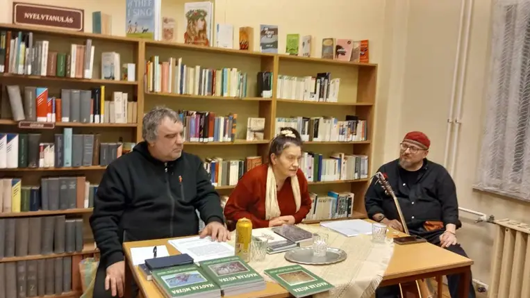 A Magyar Múzsa Baráti Társaság találkozóján - A trúbadurok esete Esővárosban