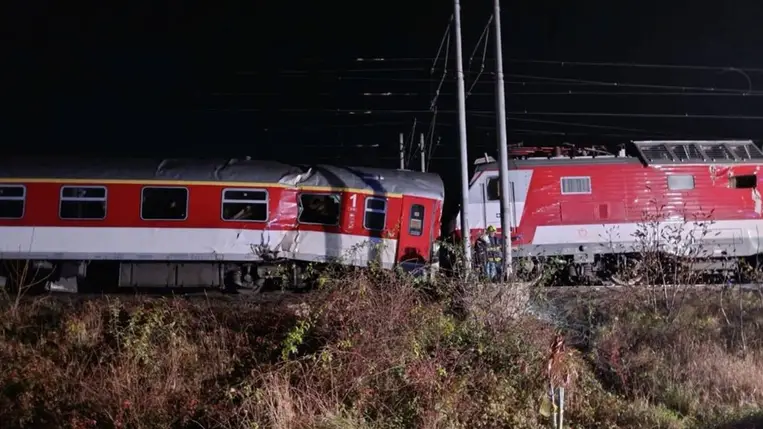 Összeütközött két vonat Szlovákiában, több sérült van. Fotó: Polícia Slovenskej republiky / Facebook