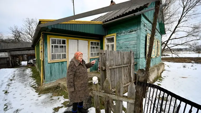 Ukrán nyugdíjas - nem veti föl  pénz. Fotó: AFP