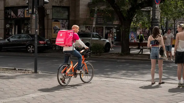 „Apámnak egy szakmája volt egész életében, nekem hat, a fiamnak pedig egyszerre hat”. Illusztráció. Fotó: Shutterstock