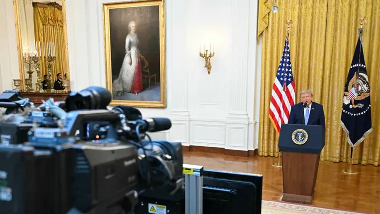 Donald Trump 2026. július 17-én. Fotó: Saul Loeb / Reuters