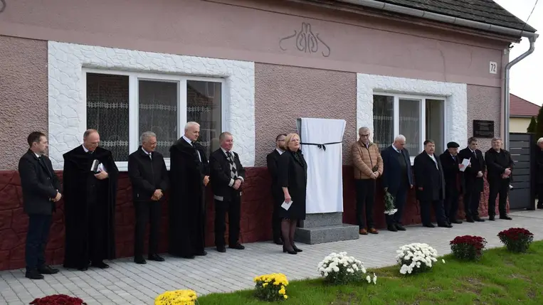 Emlékművet állítottak a holokauszt zápszonyi áldozatainak - Felejteni bűn, emlékezni kötelesség. Fotó: Kárpátinfó/ Kovács Elemér