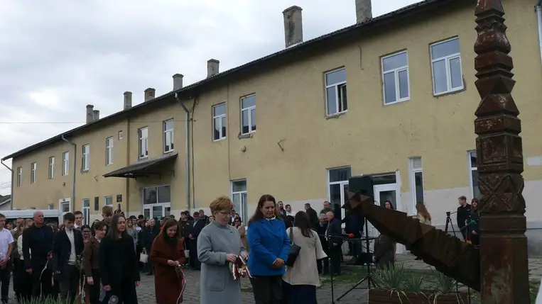 1956 hőseire emlékeztek Beregszászon - A szabadságvágy erősebb az elnyomásnál. Fotó: Kárpátinfó/ Kovács Elemér