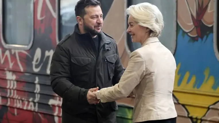 Von der Leyennel az élen több európai ország vezetője Kijevbe érkezett az ukrán államiság napja alkalmából. Fotó: rbc.ua.