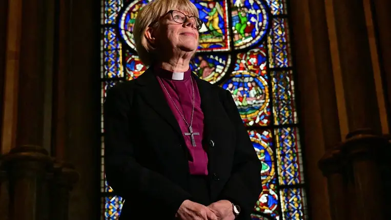 Sarah Mullally az anglikán egyház első női vallási vezetője (Fotó: Ben Stansall/AFP)