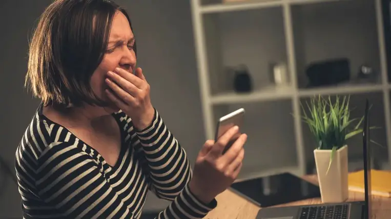 Folyton hulla fáradt vagy? Ez a két vitamin hiányzik a testedből